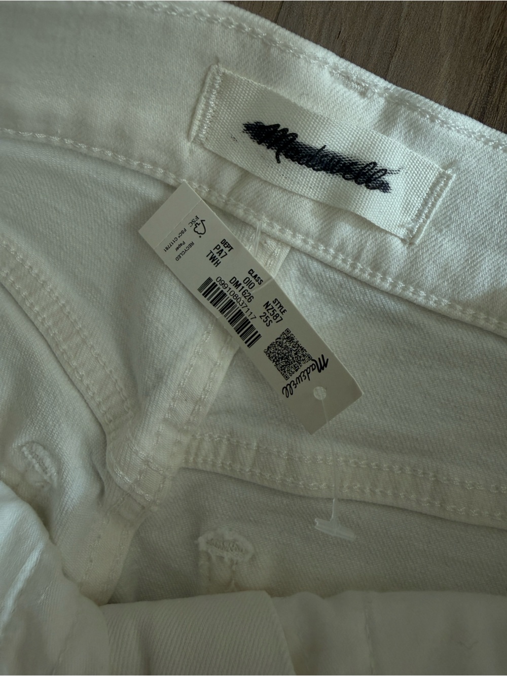 Madewell The Short Longline Straight Jeans in Tile White - Size 25S - Picture 8 of 8